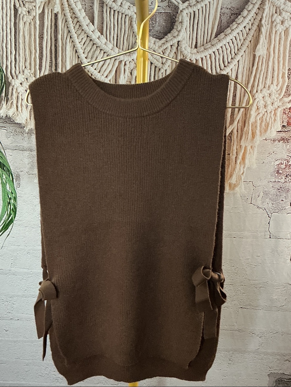 Zenana Outfitters Brown Sleeveless Knit Sweater Vest - Picture 2 of 2